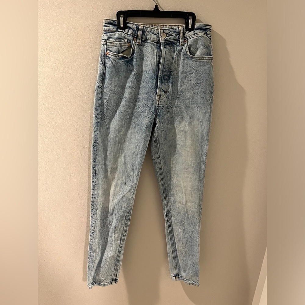 Free People We The Free Zuri Mom Button Fly Jeans Lived In Blue 27 OB1245649 - Picture 3 of 8